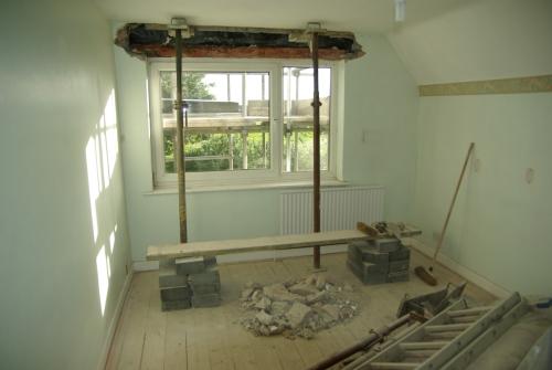 The back, right-hand bedroom lintel is coming out