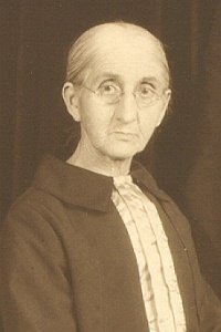 Photo of Harriet Dickinson